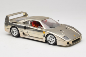 Ferrari F40 Chrome Silver Bburago 1:18 3401 Metalli — kuva 6 / 8