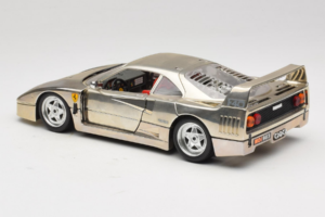 Ferrari F40 Chrome Silver Bburago 1:18 3401 Metalli — kuva 7 / 8