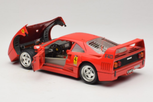 Ferrari F40 Club Deutschland Punainen Bburago 1:18 3032-L3 Metalli — kuva 5 / 8
