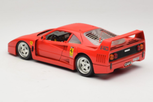 Ferrari F40 Club Deutschland Punainen Bburago 1:18 3032-L3 Metalli — kuva 7 / 8