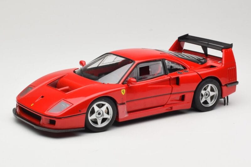 Ferrari F40 Competizione Test Version Punainen Hot Wheels 1:18 P9922 Metalli