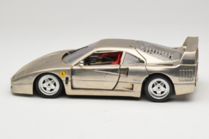 Ferrari F40 Dark Chrome Silver Kroymans Rajoitettu Painos Bburago 1:18 3032-C2 Metalli — kuva 4 / 8
