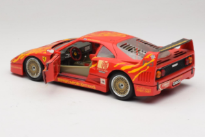 Ferrari F40 Evoluzione #3 Brummel Punainen 1987 Bburago 1:18 3022-P2 Metalli — kuva 5 / 8