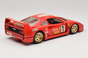 Ferrari F40 Evoluzione #1 Pirelli Punainen 1992 Bburago 1:18 3042-P1 Metalli — kuva 3 / 8