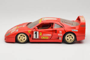 Ferrari F40 Evoluzione #1 Pirelli Punainen 1992 Bburago 1:18 3042-P1 Metalli — kuva 4 / 8