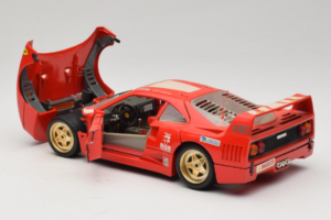 Ferrari F40 Evoluzione #1 Pirelli Punainen 1992 Bburago 1:18 3042-P1 Metalli — kuva 5 / 8
