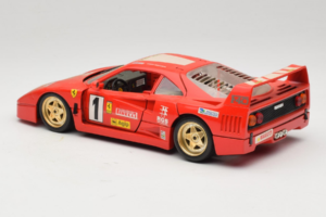 Ferrari F40 Evoluzione #1 Pirelli Punainen 1992 Bburago 1:18 3042-P1 Metalli — kuva 7 / 8