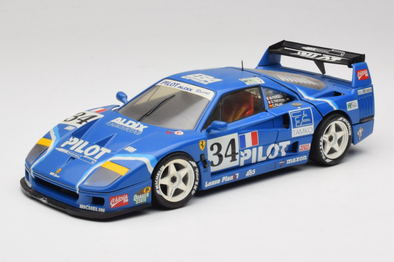 Ferrari F40 Evoluzione #34 Sininen Custom 1987 Bburago 1:18 3032-C1 Metalli