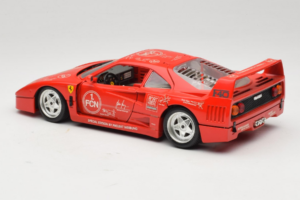 Ferrari F40 Evoluzione FC Nürnberg Special Edition Punainen Bburago 1:18 3042-FCN Metalli — kuva 7 / 8
