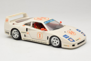 Ferrari F40 #1 Expert Valkoinen 1987 Bburago 1:18 3332-W2 Metalli — kuva 6 / 8