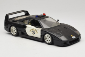 Ferrari F40 Highway Patrol Musta Valkoinen Bburago 1:18 3022-H1 Metalli — kuva 6 / 8