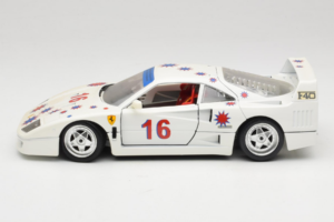 Ferrari F40 #16 Borsenmodells Valkoinen Limited Edition 333 pcs 1987 Bburago 1:18 3332-W1 Metalli — kuva 4 / 8