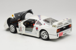 Ferrari F40 #16 Borsenmodells Valkoinen Limited Edition 333 pcs 1987 Bburago 1:18 3332-W1 Metalli — kuva 5 / 8