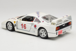 Ferrari F40 #16 Borsenmodells Valkoinen Limited Edition 333 pcs 1987 Bburago 1:18 3332-W1 Metalli — kuva 7 / 8