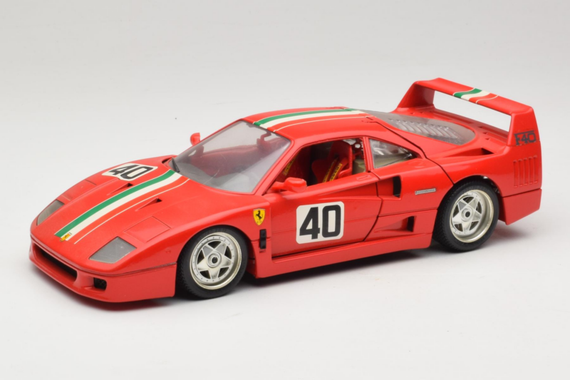Ferrari F40 #40 Punainen Italian Lipulla Bburago 1:18 3032-P1 Metalli