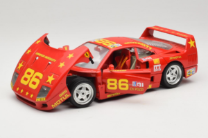 Ferrari F40 LM #86 Ch. Pozzi IMSA 24 Hours of Le Mans 1985 Punainen Bburago 1:18 3332-P6 Metalli — kuva 2 / 8