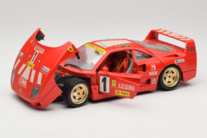 Ferrari F40 Pirelli Agip #1 Ferrari Club Italia Punainen Bburago 1:18 3032-P2 Metalli — kuva 2 / 8