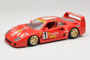 Ferrari F40 Pirelli Agip #1 Ferrari Club Italia Punainen Bburago 1:18 3032-P2 Metalli