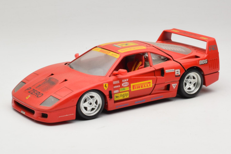 Ferrari F40 Pirelli BBS Punainen Bburago 1:18 3032-P4 Metalli