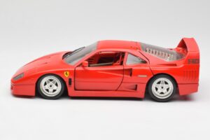 Ferrari F40 Punainen Bburago 1:18 3032 Metalli — kuva 4 / 8