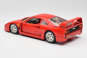 Ferrari F40 Punainen Bburago 1:18 3032 Metalli — kuva 7 / 8