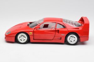 Ferrari F40 Punainen Hot Wheels 1:18 23911 Metalli — kuva 4 / 8