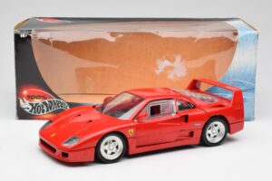 Ferrari F40 Punainen Hot Wheels 1:18 23911 Metalli — kuva 8 / 8