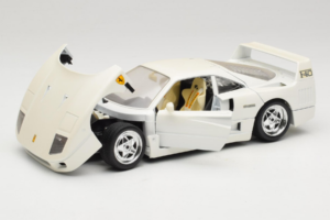 Ferrari F40 Valkoinen Bburago 1:18 3332-W4 Metalli — kuva 2 / 8