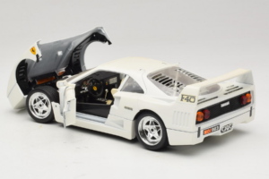 Ferrari F40 Valkoinen Bburago 1:18 3332-W4 Metalli — kuva 5 / 8
