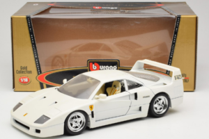 Ferrari F40 Valkoinen Bburago 1:18 3332-W4 Metalli — kuva 8 / 8