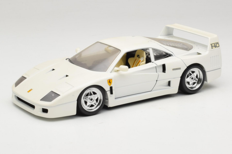 Ferrari F40 Valkoinen Bburago 1:18 3332-W4 Metalli