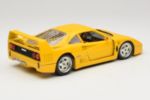 Ferrari F40 Keltainen Bburago 1:18 3032-Y1 Metalli — kuva 3 / 8