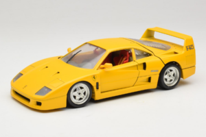 Ferrari F40 Keltainen Bburago 1:18 3032-Y1 Metalli
