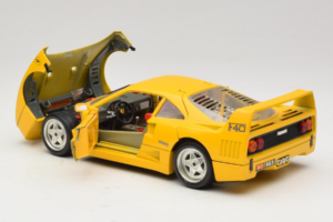 Ferrari F40 Keltainen Bburago 1:18 3032-Y1 Metalli — kuva 5 / 8