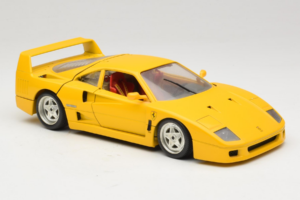 Ferrari F40 Keltainen Bburago 1:18 3032-Y1 Metalli — kuva 6 / 8