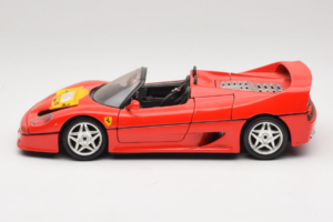 Ferrari F50 Avoauto 50 Jahre Ferrari 24 Jahre Bburago FMC Punainen Bburago 1:18 3352-P1 Metalli — kuva 4 / 8