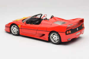 Ferrari F50 Avoauto 50 Jahre Ferrari 24 Jahre Bburago FMC Punainen Bburago 1:18 3352-P1 Metalli — kuva 7 / 8