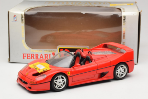 Ferrari F50 Avoauto 50 Jahre Ferrari 24 Jahre Bburago FMC Punainen Bburago 1:18 3352-P1 Metalli — kuva 8 / 8