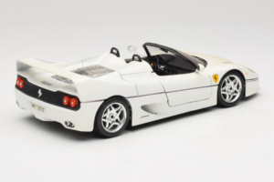 Ferrari F50 Avoauto Valkoinen Bburago 1:18 3352-W1 Metalli — kuva 3 / 8