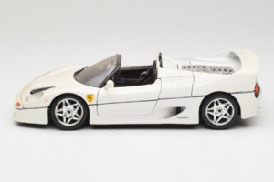 Ferrari F50 Avoauto Valkoinen Bburago 1:18 3352-W1 Metalli — kuva 4 / 8