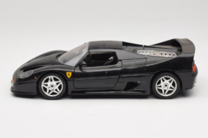 Ferrari F50 Coupe Musta Bburago 1:18 3372-B1 Metalli — kuva 4 / 8