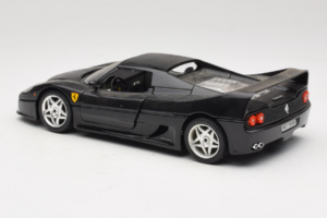 Ferrari F50 Coupe Musta Bburago 1:18 3372-B1 Metalli — kuva 7 / 8