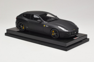 Ferrari FF Matte Black MR Collection 1:18 FERR04CAL Hartsi — kuva 4 / 7