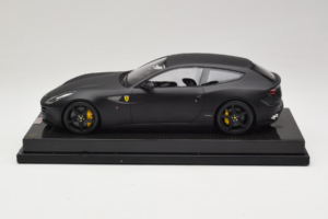 Ferrari FF Matte Black MR Collection 1:18 FERR04CAL Hartsi