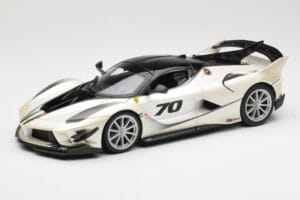 Ferrari FXX-K Evo #70 Valkoinen Bburago 1:18 18-16012 Metalli