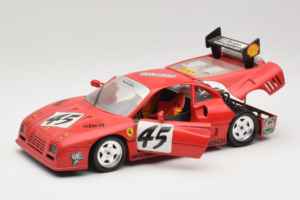 Ferrari 288 GTO Evoluzione #45 Punainen Revell 1:18 48820 Metalli — kuva 2 / 8