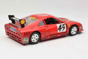 Ferrari 288 GTO Evoluzione #45 Punainen Revell 1:18 48820 Metalli — kuva 3 / 8