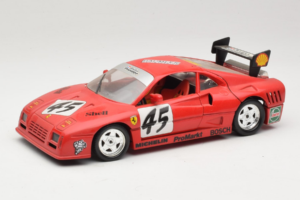 Ferrari 288 GTO Evoluzione #45 Punainen Revell 1:18 48820 Metalli
