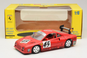 Ferrari 288 GTO Evoluzione #45 Punainen Revell 1:18 48820 Metalli — kuva 8 / 8