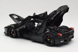 Ferrari LaFerrari F150 Matte Black Bburago 1:18 18-16901BK Metalli — kuva 5 / 8